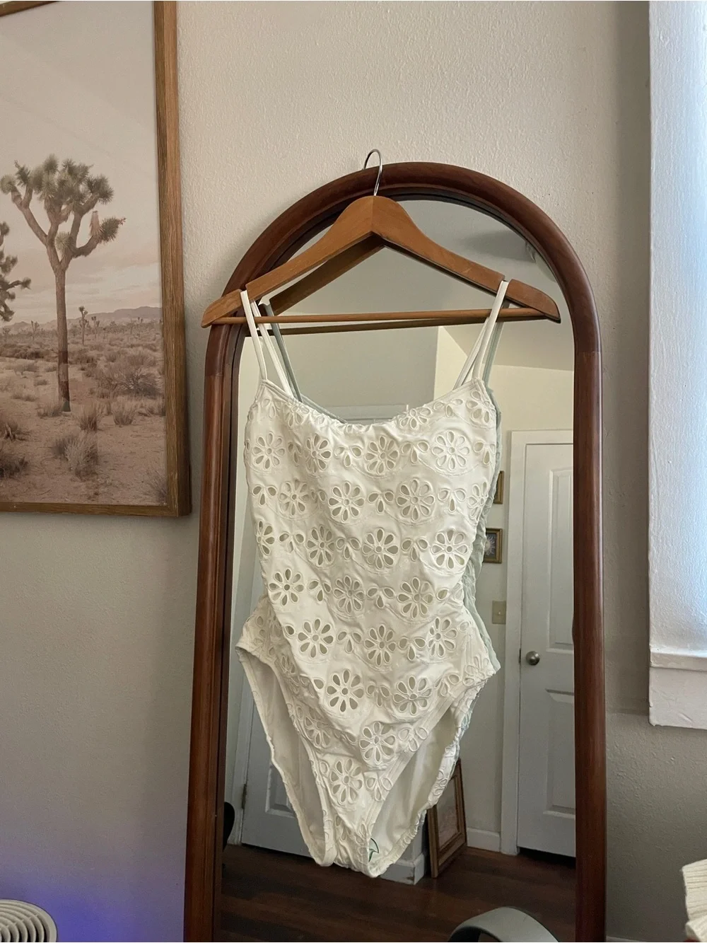 NWT Kate Spade Women's Eyelet Tie Back One Piece Swimsuit Size M $200 MSRP